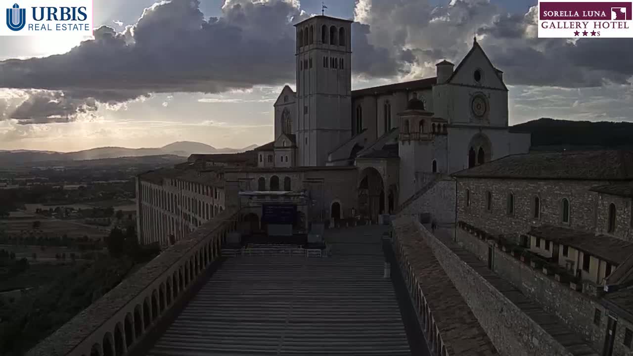 Assisi Basilica of San Francesco Live Cam - Perugia, Umbria, Italy