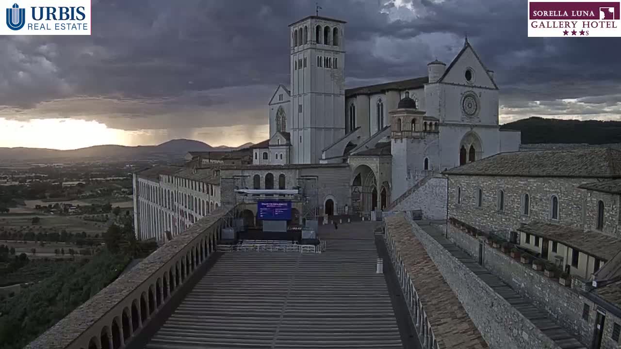 Assisi Basilica of San Francesco Live Cam - Perugia, Umbria, Italy