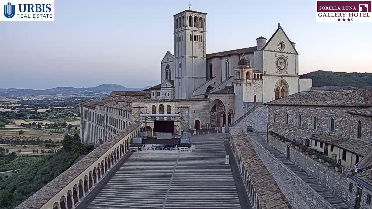 Assisi Basilica of San Francesco Live Cam - Perugia, Umbria, Italy