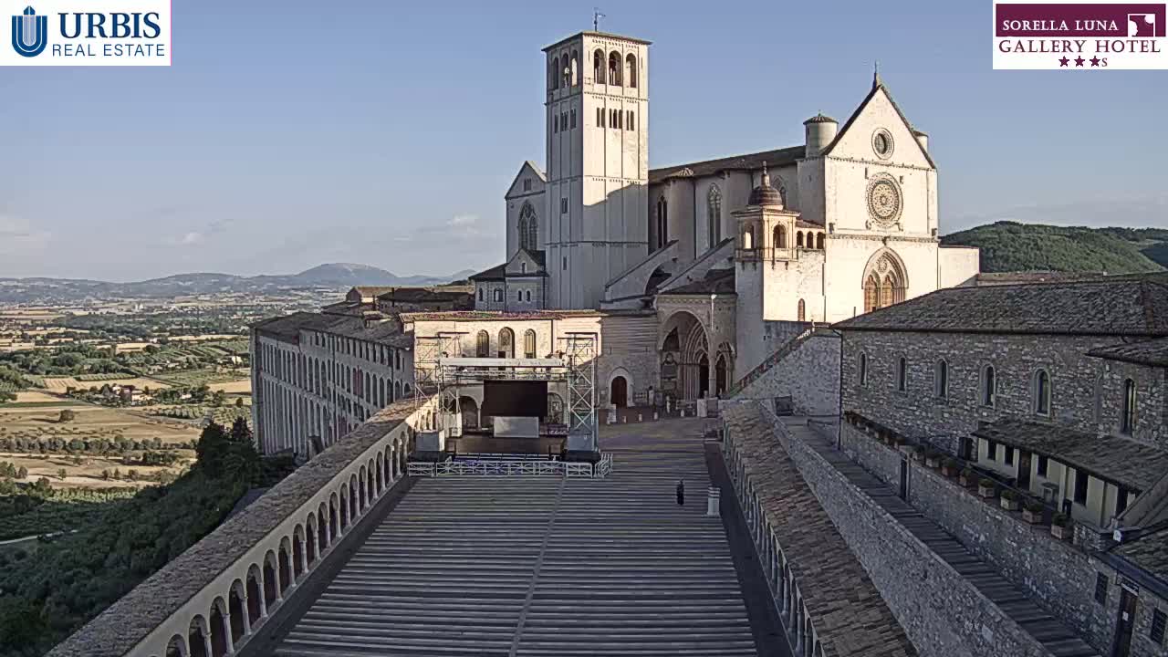 Assisi Basilica of San Francesco Live Cam - Perugia, Umbria, Italy
