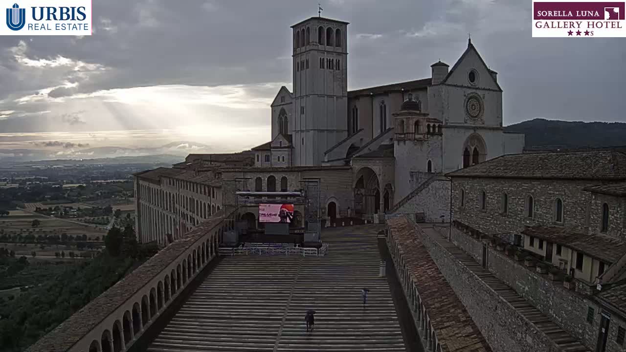 Assisi Basilica of San Francesco Live Cam - Perugia, Umbria, Italy