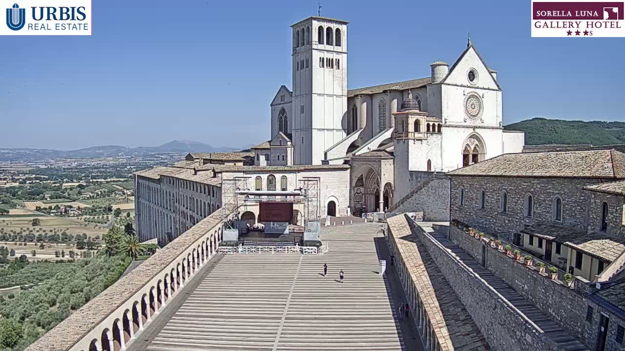 Assisi Basilica of San Francesco Live Cam - Perugia, Umbria, Italy