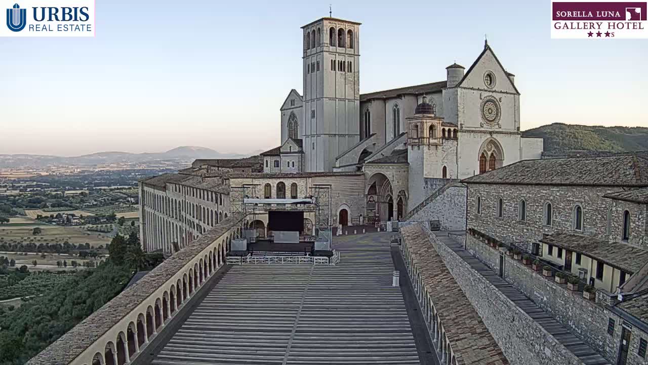 Assisi Basilica of San Francesco Live Cam - Perugia, Umbria, Italy