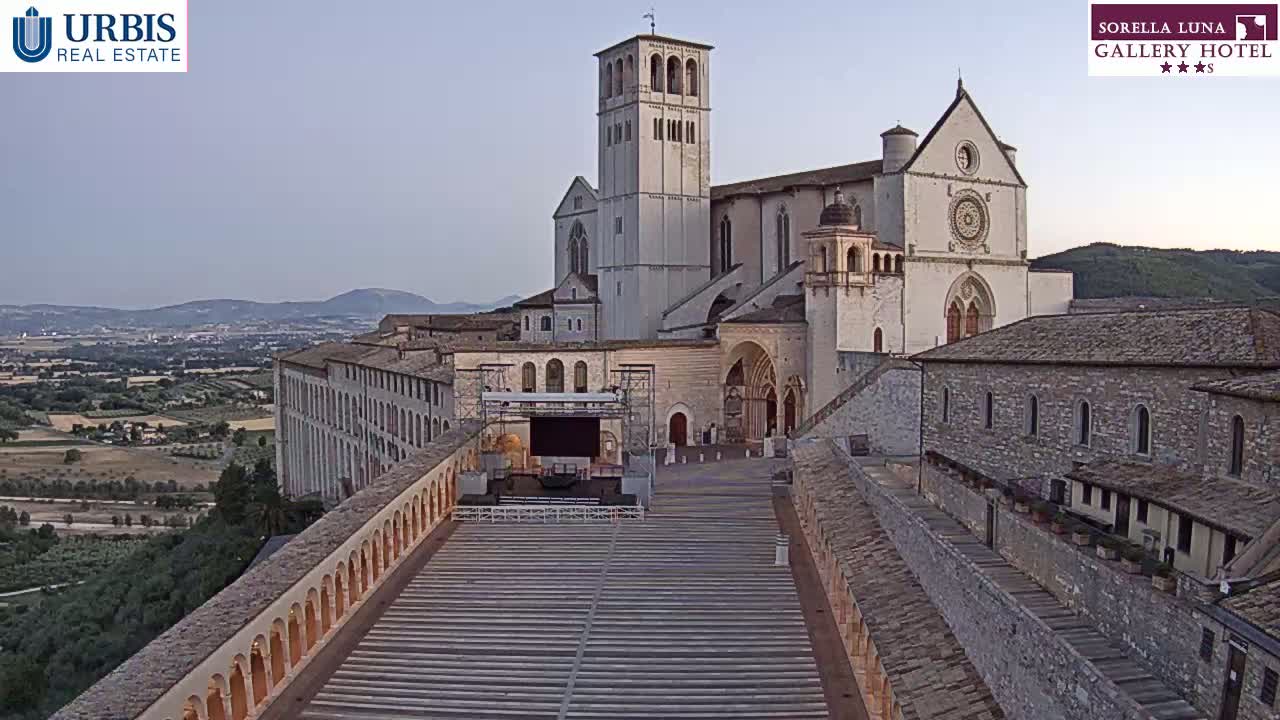 Assisi Basilica of San Francesco Live Cam - Perugia, Umbria, Italy
