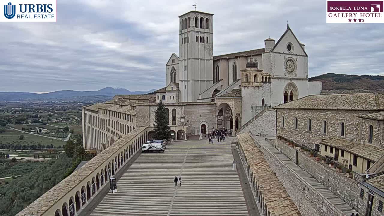 Assisi Basilica of San Francesco Live Cam - Perugia, Umbria, Italy