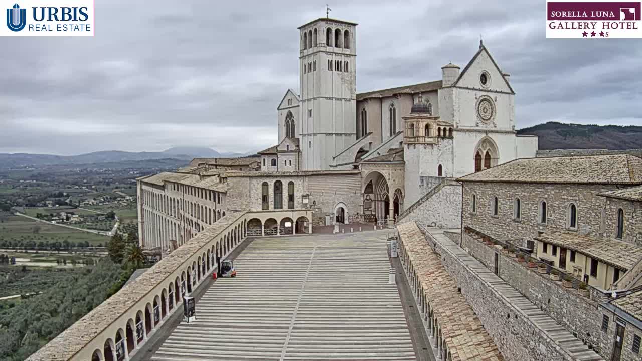Assisi Basilica of San Francesco Live Cam - Perugia, Umbria, Italy