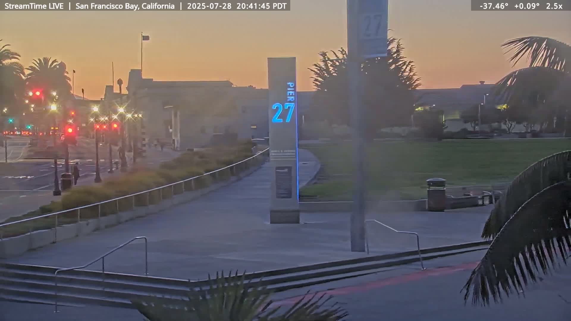 San Francisco City & San Francisco Bay Area (Oakland - Hayward) from Pier 23 Panoramic Live Cam - San Francisco, San Francisco Bay Area, California, USA