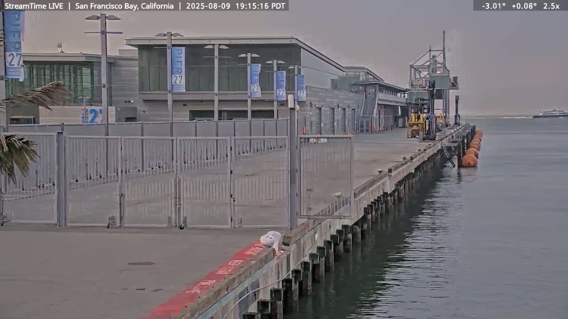 San Francisco City & San Francisco Bay Area (Oakland - Hayward) from Pier 23 Panoramic Live Cam - San Francisco, San Francisco Bay Area, California, USA