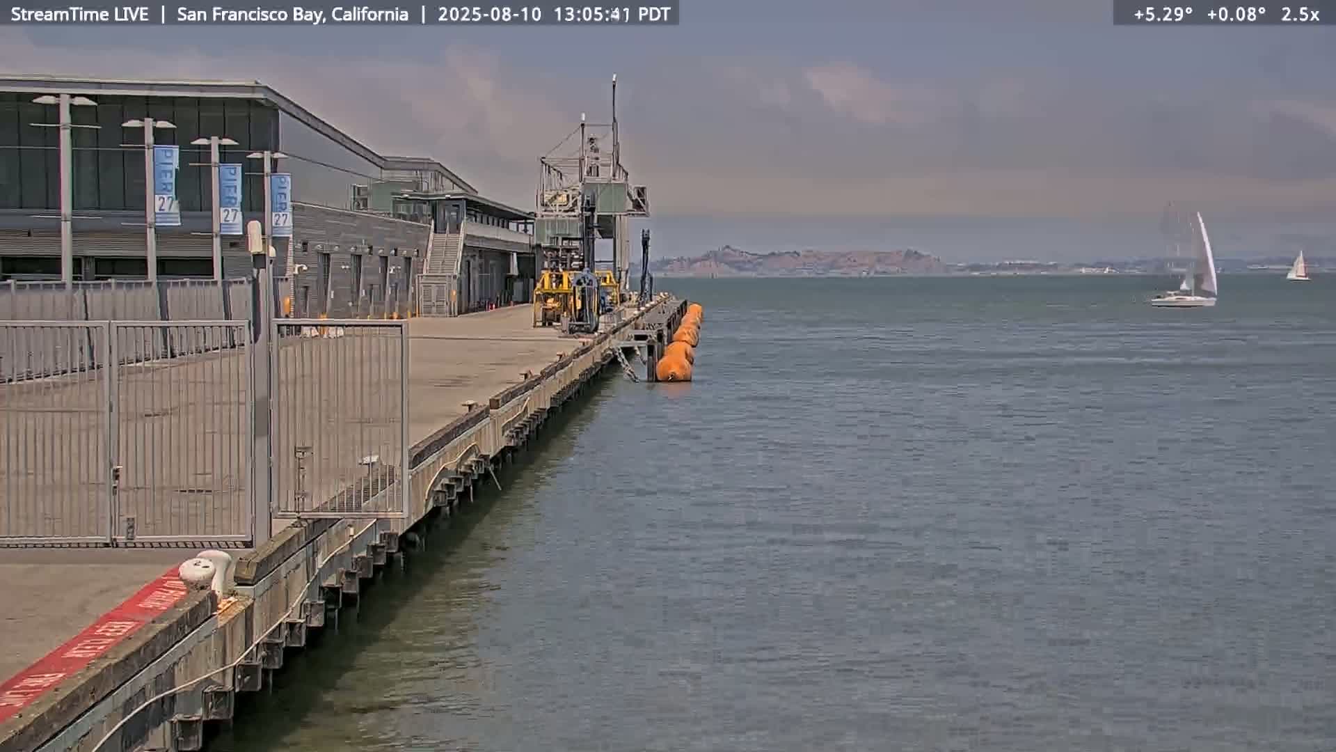 San Francisco City & San Francisco Bay Area (Oakland - Hayward) from Pier 23 Panoramic Live Cam - San Francisco, San Francisco Bay Area, California, USA