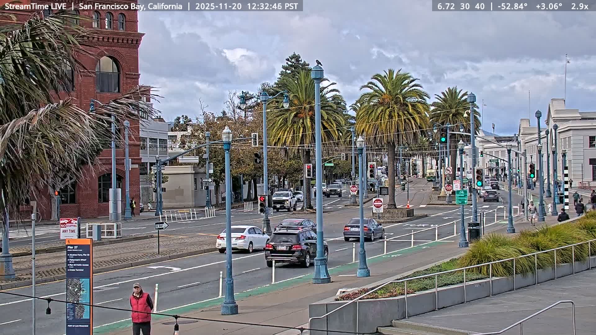 San Francisco City & San Francisco Bay Area (Oakland - Hayward) from Pier 23 Panoramic Live Cam - San Francisco, San Francisco Bay Area, California, USA