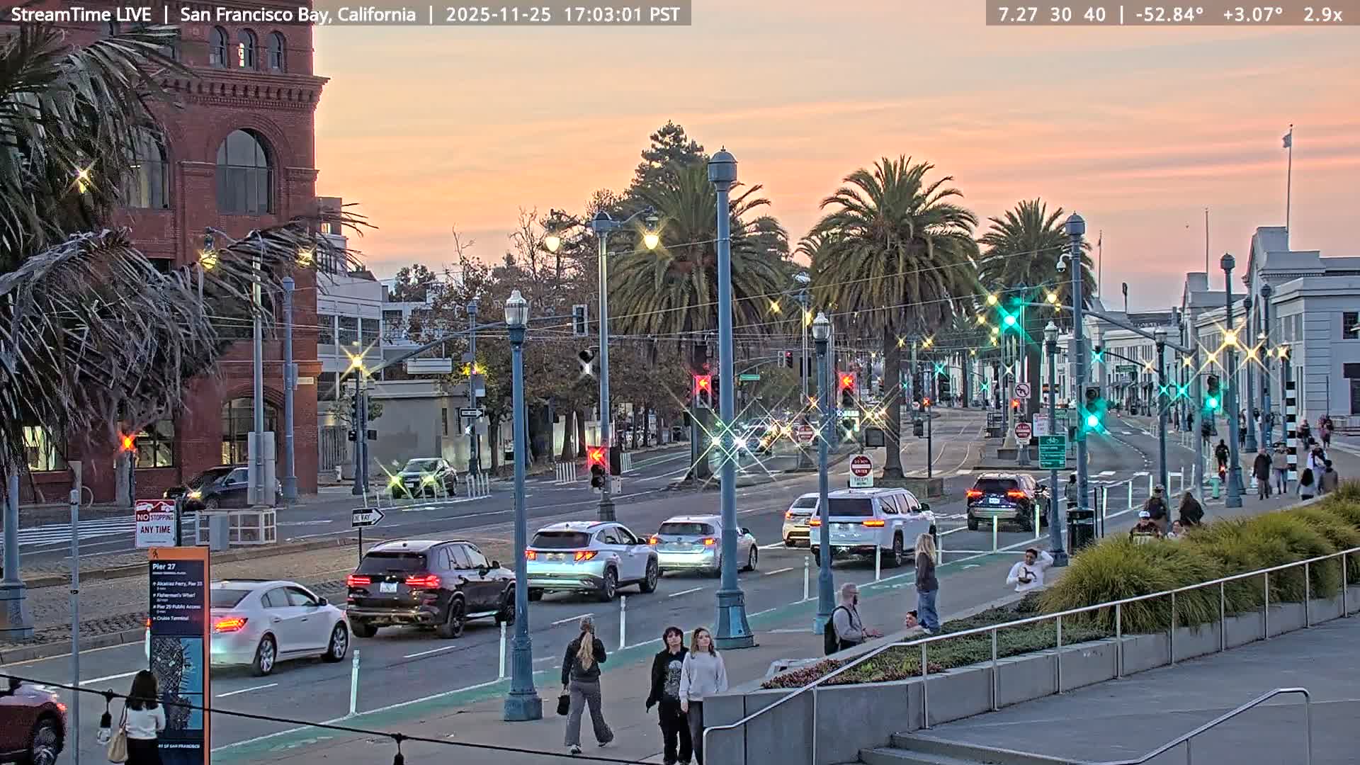 San Francisco City & San Francisco Bay Area (Oakland - Hayward) from Pier 23 Panoramic Live Cam - San Francisco, San Francisco Bay Area, California, USA
