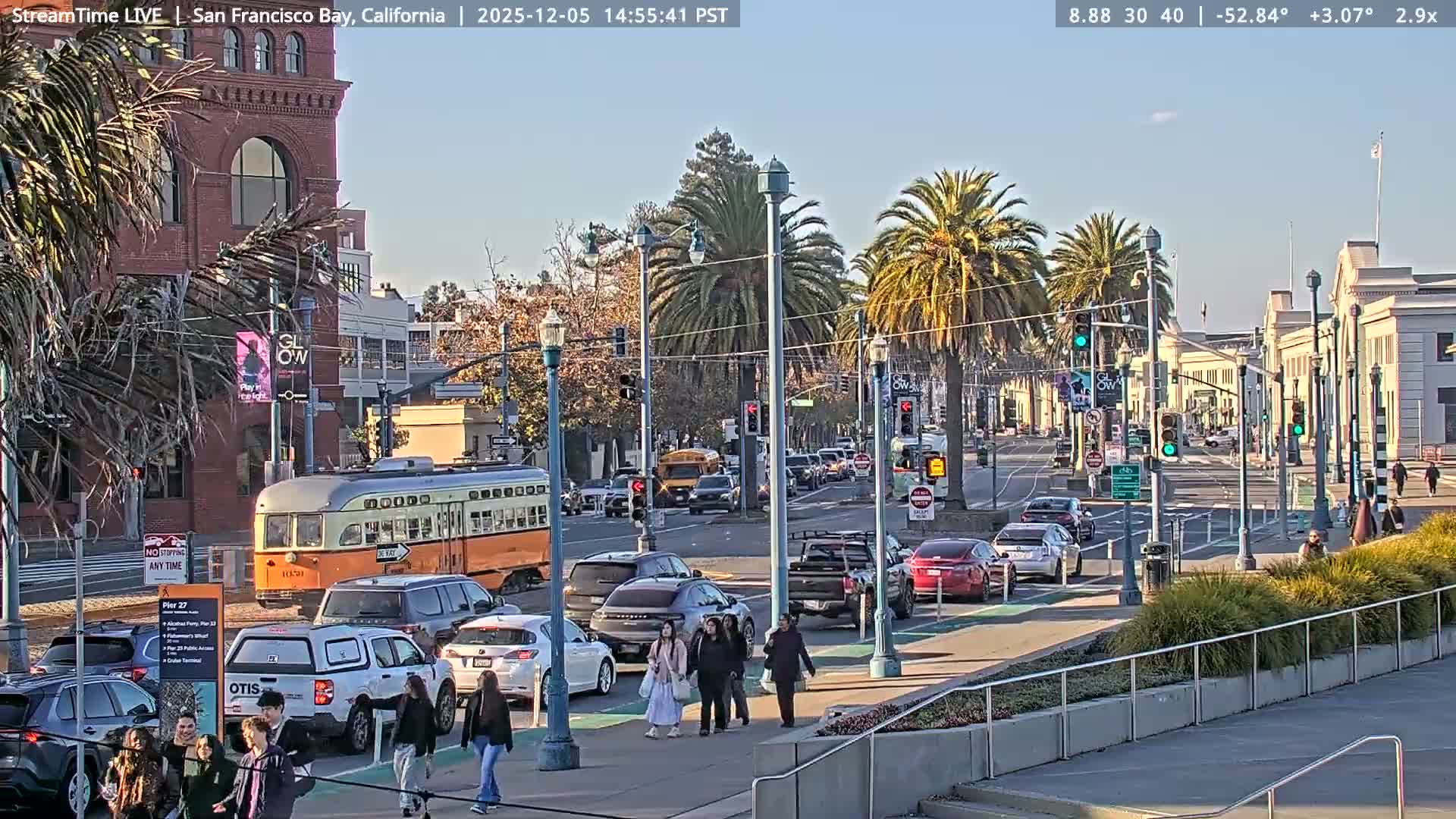 San Francisco City & San Francisco Bay Area (Oakland - Hayward) from Pier 23 Panoramic Live Cam - San Francisco, San Francisco Bay Area, California, USA