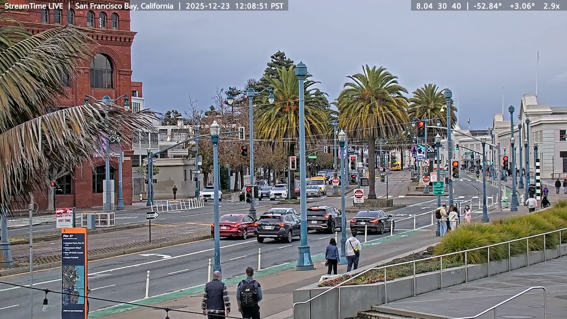 San Francisco City & San Francisco Bay Area (Oakland - Hayward) from Pier 23 Panoramic Live Cam - San Francisco, San Francisco Bay Area, California, USA
