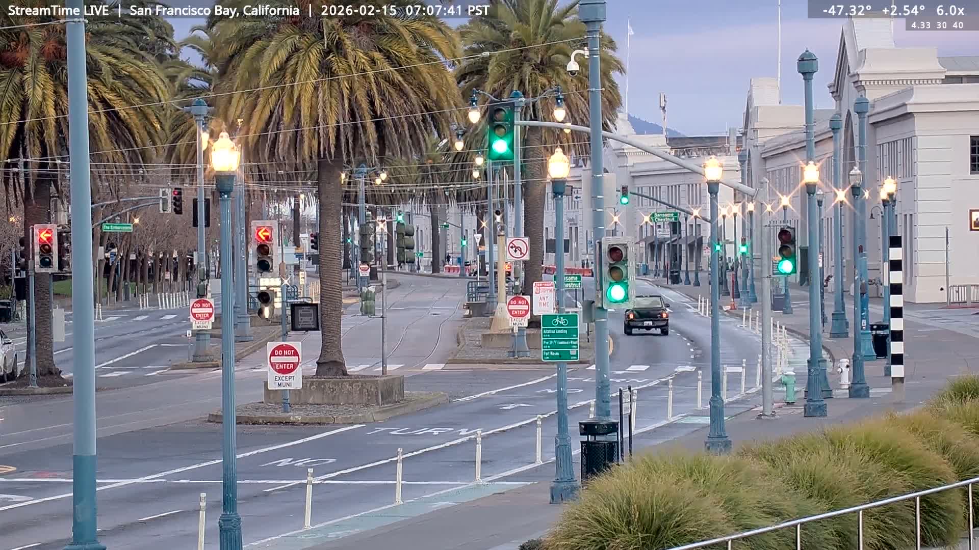 San Francisco City & San Francisco Bay Area (Oakland - Hayward) from Pier 23 Panoramic Live Cam - San Francisco, San Francisco Bay Area, California, USA