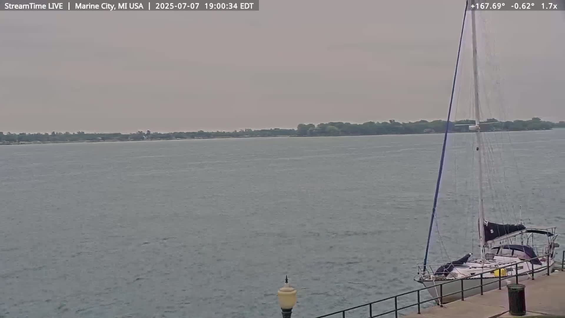 USA - Canada Border, Marine City Coast & St Clair River Live Cam - Marine City, St. Clair, Michigan, USA
