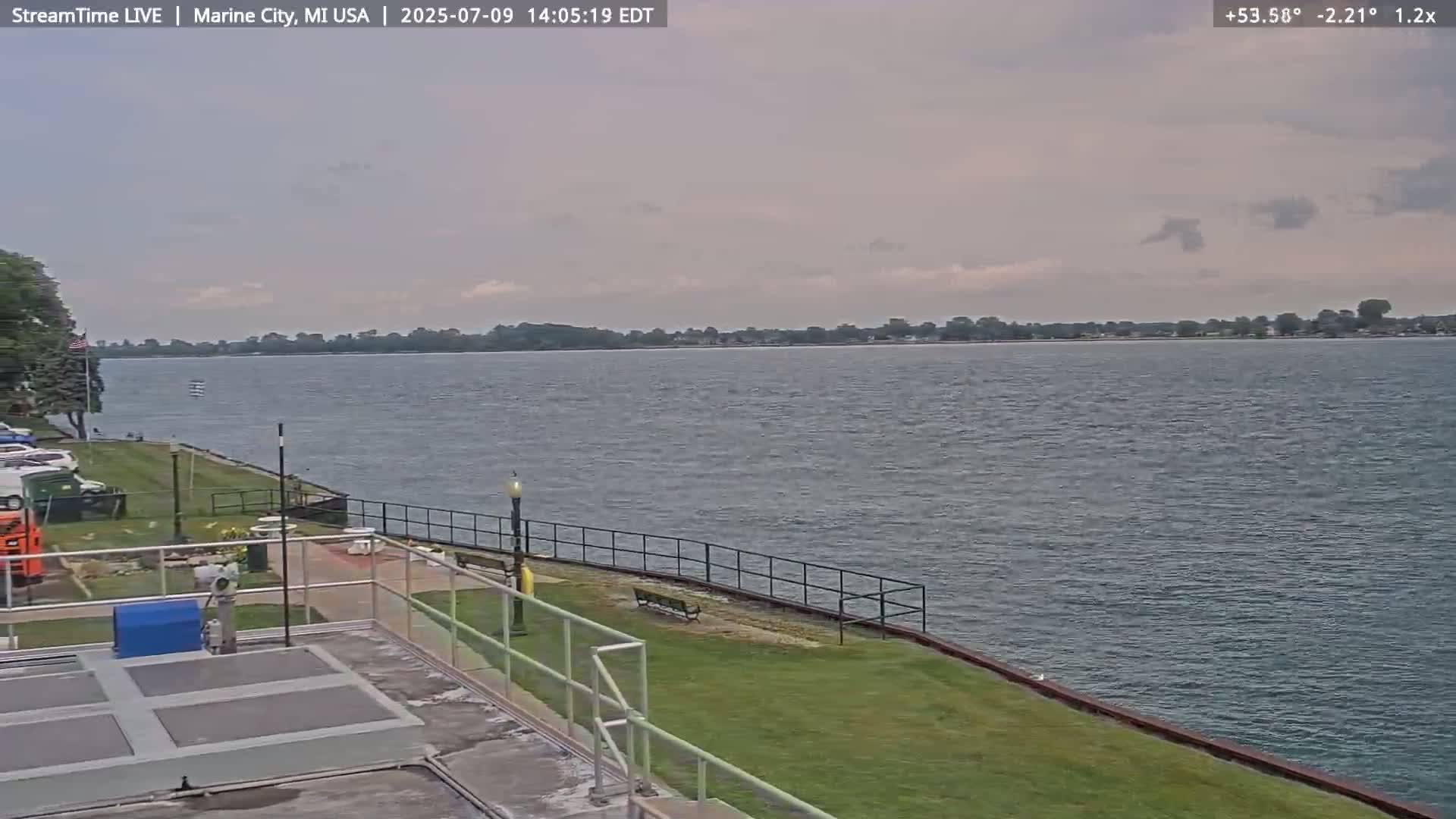 USA - Canada Border, Marine City Coast & St Clair River Live Cam - Marine City, St. Clair, Michigan, USA