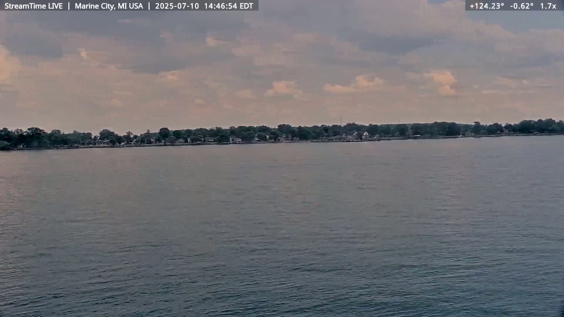 USA - Canada Border, Marine City Coast & St Clair River Live Cam - Marine City, St. Clair, Michigan, USA