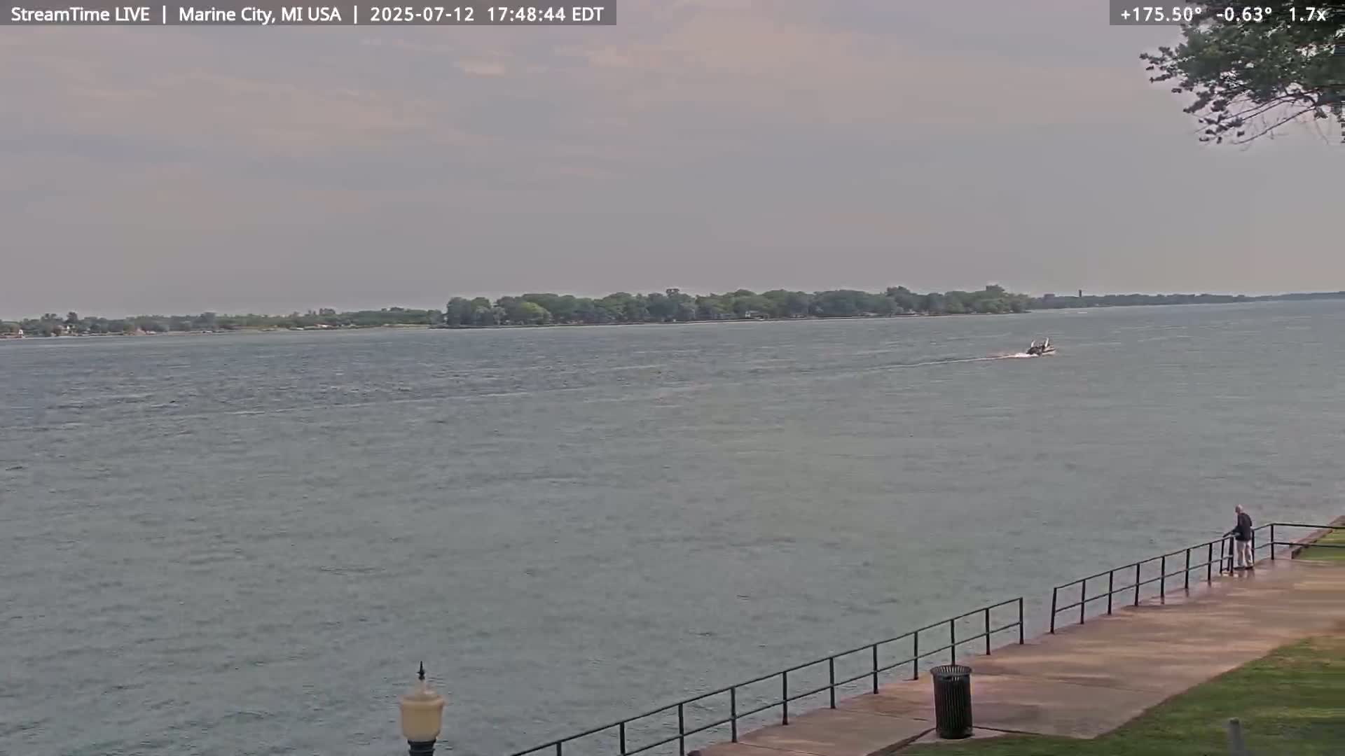 USA - Canada Border, Marine City Coast & St Clair River Live Cam - Marine City, St. Clair, Michigan, USA