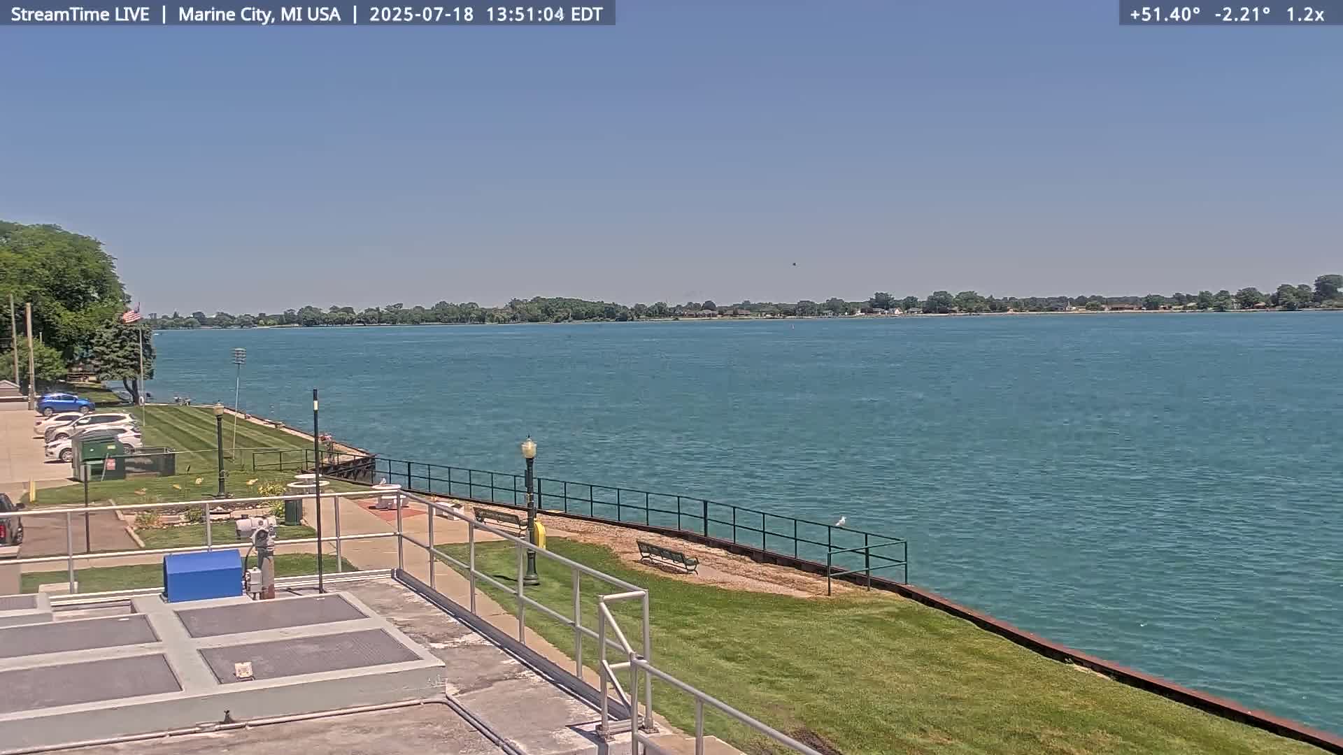 USA - Canada Border, Marine City Coast & St Clair River Live Cam - Marine City, St. Clair, Michigan, USA