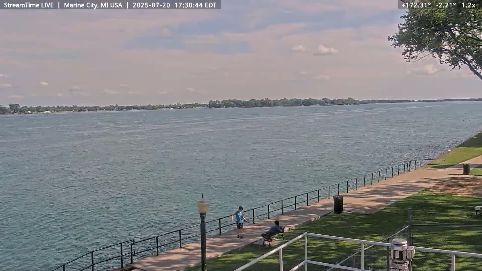 USA - Canada Border, Marine City Coast & St Clair River Live Cam - Marine City, St. Clair, Michigan, USA