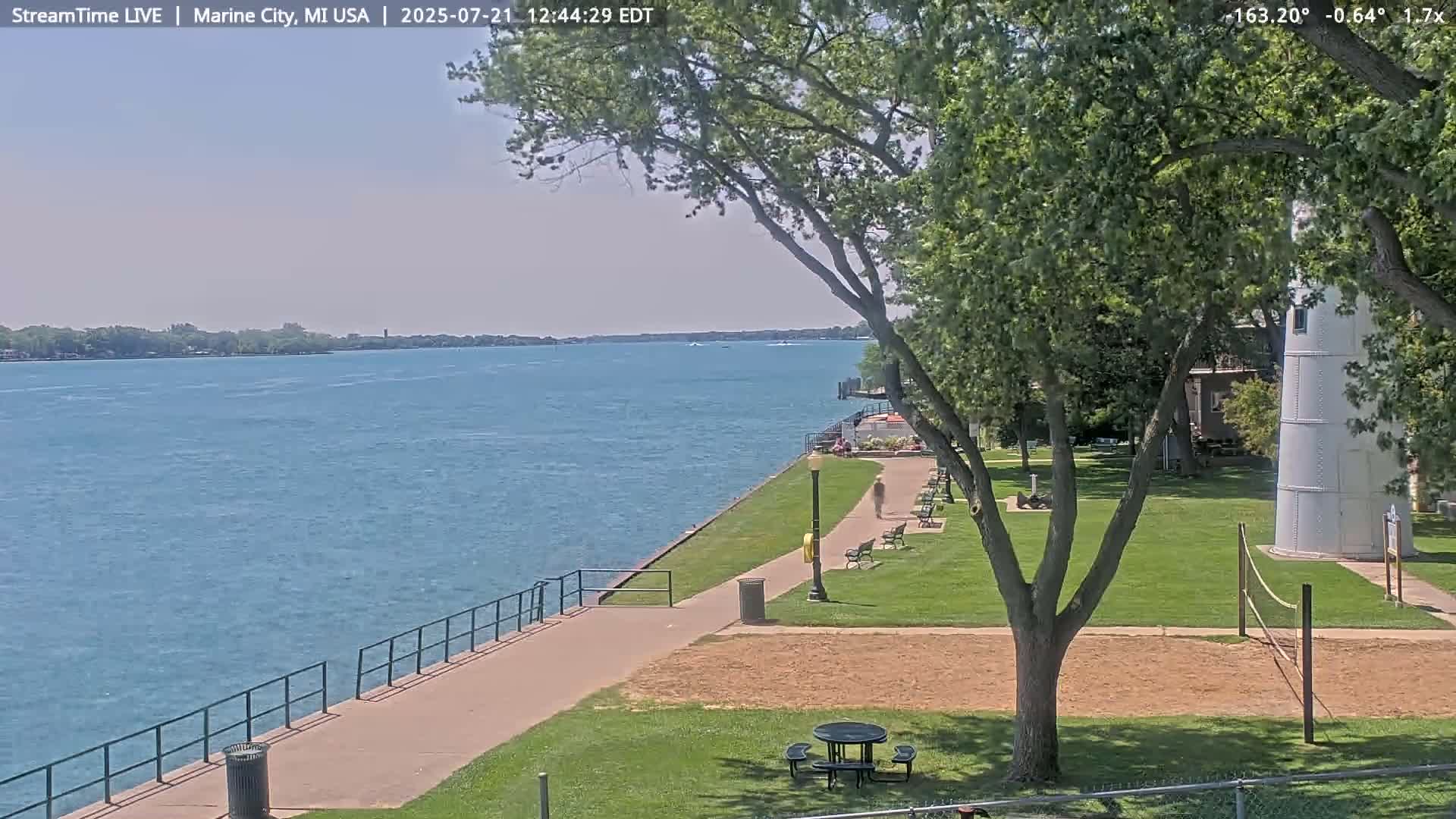 USA - Canada Border, Marine City Coast & St Clair River Live Cam - Marine City, St. Clair, Michigan, USA