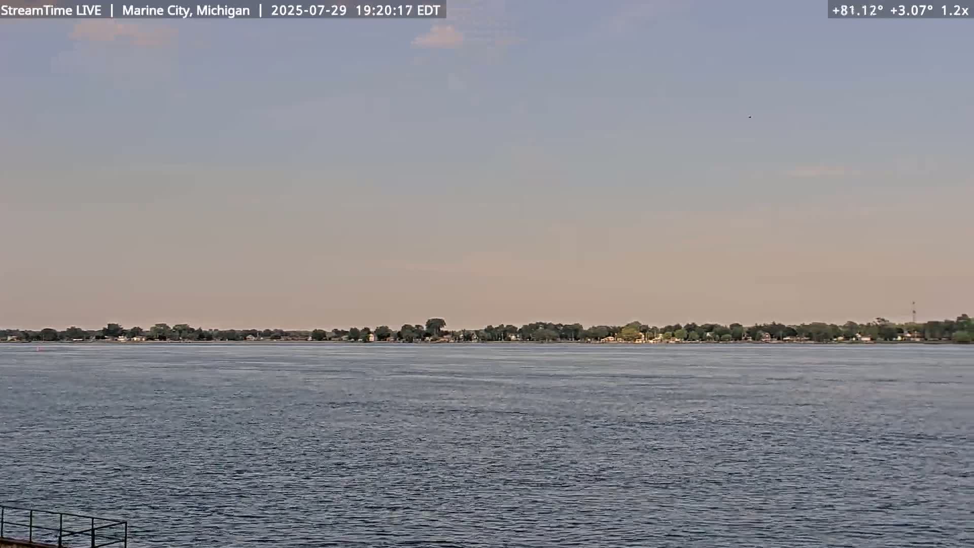 USA - Canada Border, Marine City Coast & St Clair River Live Cam - Marine City, St. Clair, Michigan, USA