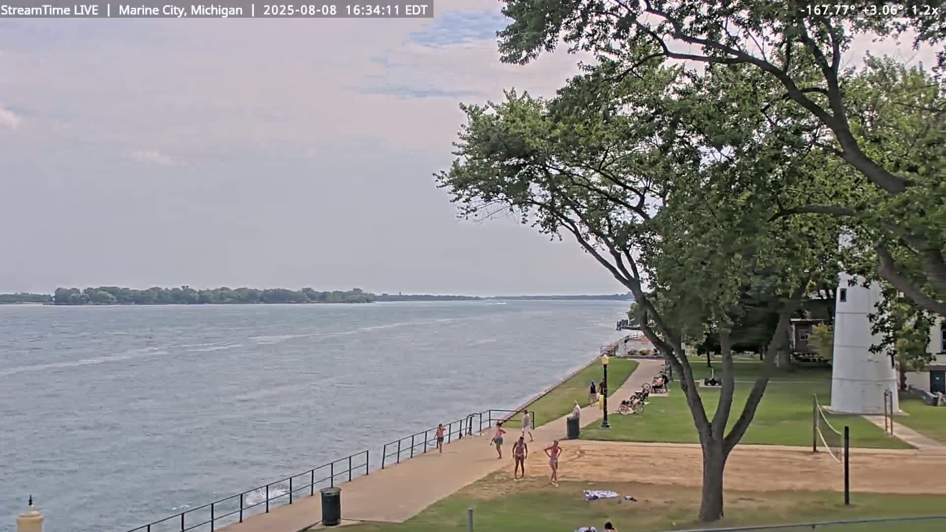 USA - Canada Border, Marine City Coast & St Clair River Live Cam - Marine City, St. Clair, Michigan, USA