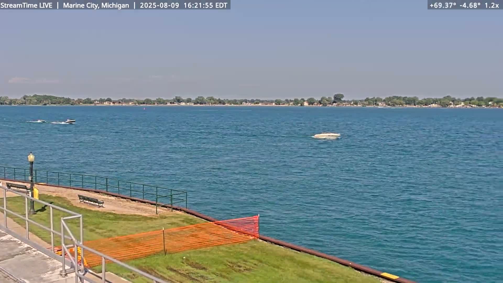 USA - Canada Border, Marine City Coast & St Clair River Live Cam - Marine City, St. Clair, Michigan, USA