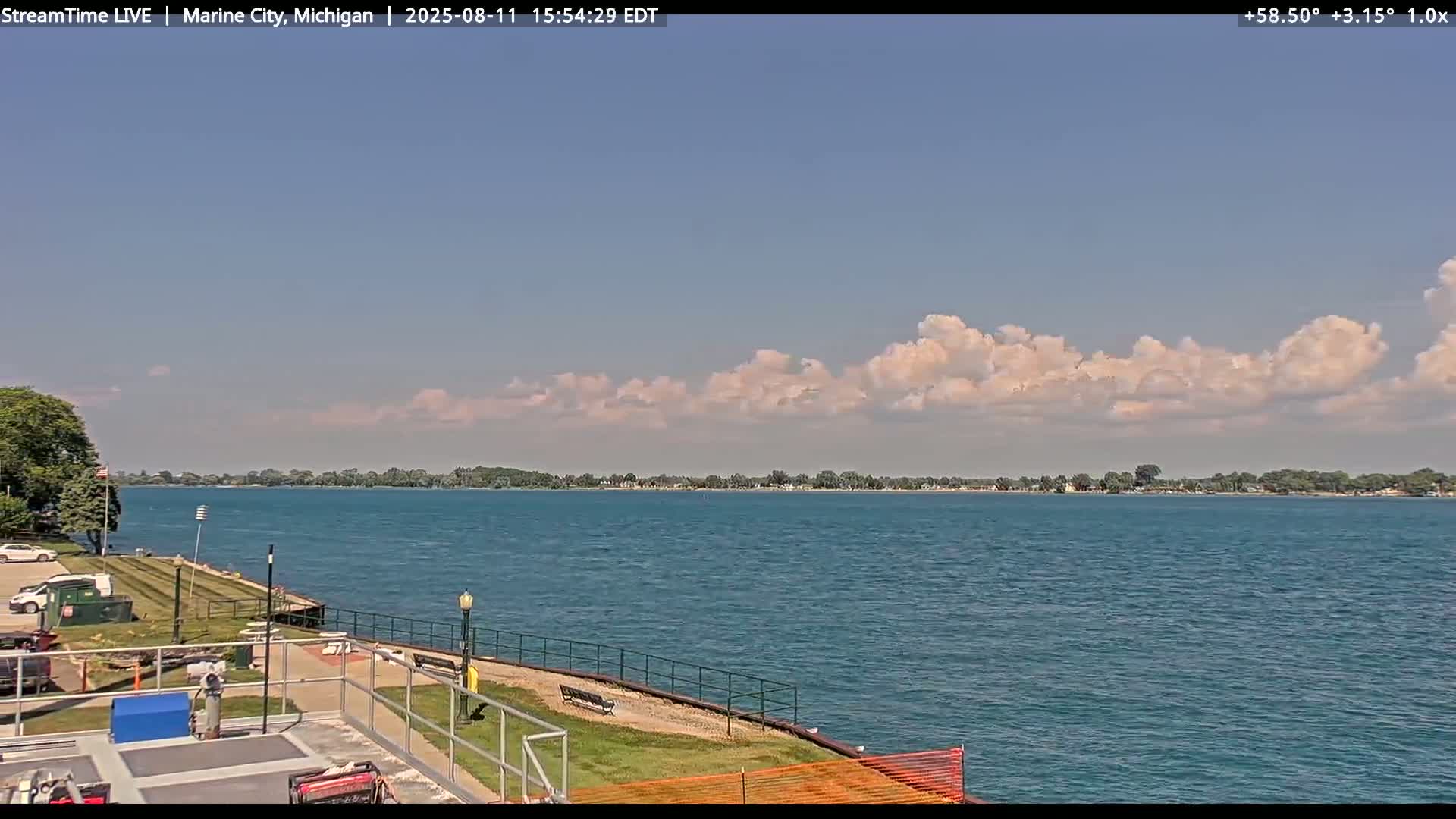 USA - Canada Border, Marine City Coast & St Clair River Live Cam - Marine City, St. Clair, Michigan, USA