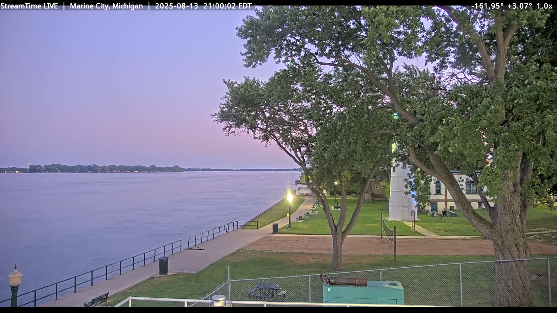 USA - Canada Border, Marine City Coast & St Clair River Live Cam - Marine City, St. Clair, Michigan, USA