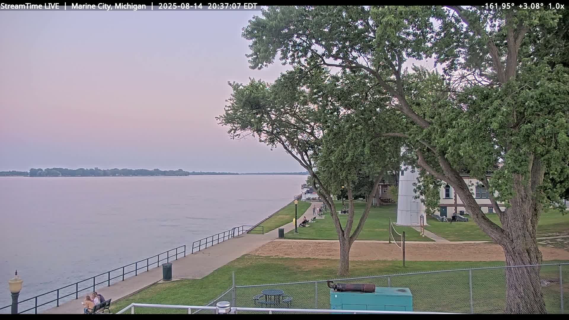USA - Canada Border, Marine City Coast & St Clair River Live Cam - Marine City, St. Clair, Michigan, USA