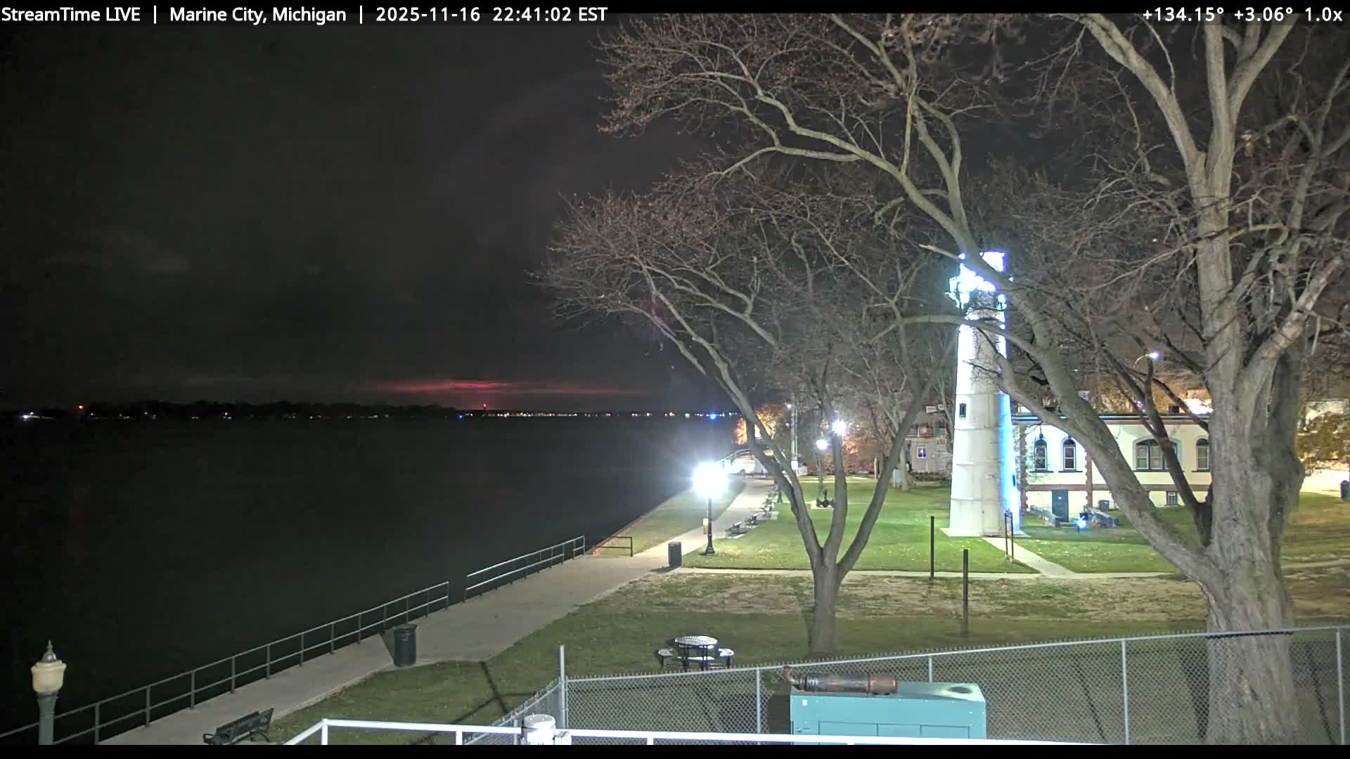 USA - Canada Border, Marine City Coast & St Clair River Live Cam - Marine City, St. Clair, Michigan, USA