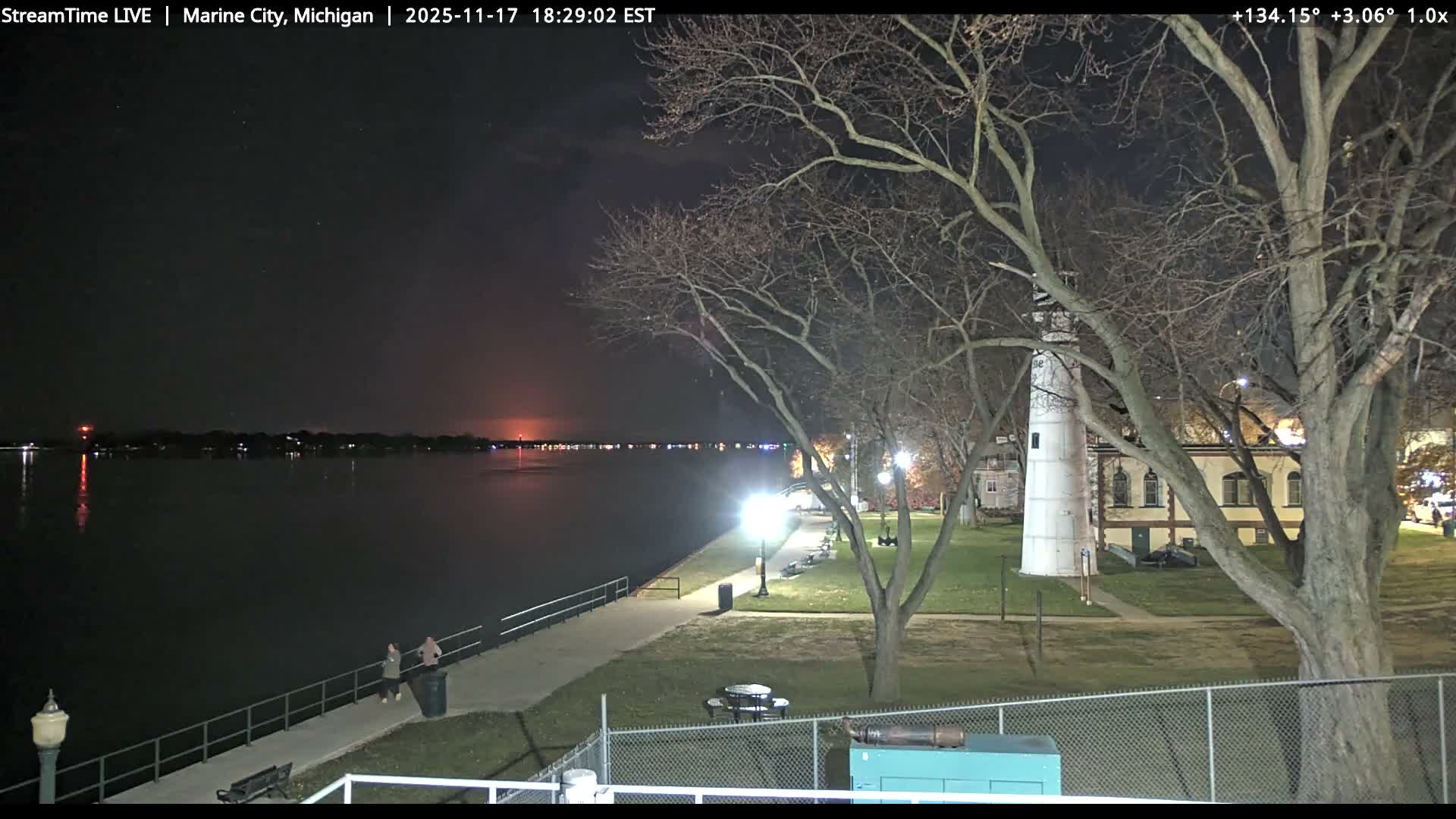 USA - Canada Border, Marine City Coast & St Clair River Live Cam - Marine City, St. Clair, Michigan, USA