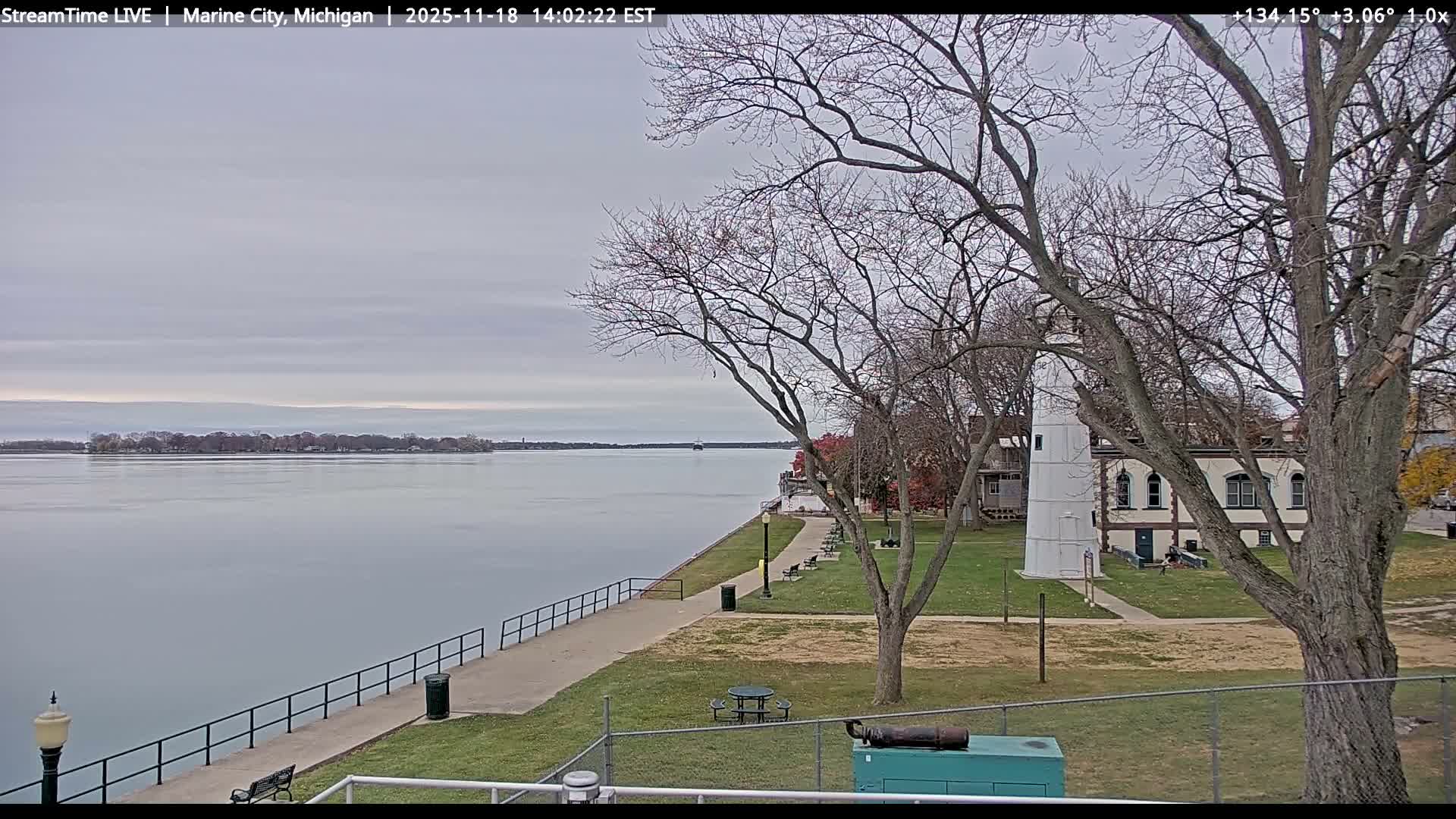 USA - Canada Border, Marine City Coast & St Clair River Live Cam - Marine City, St. Clair, Michigan, USA