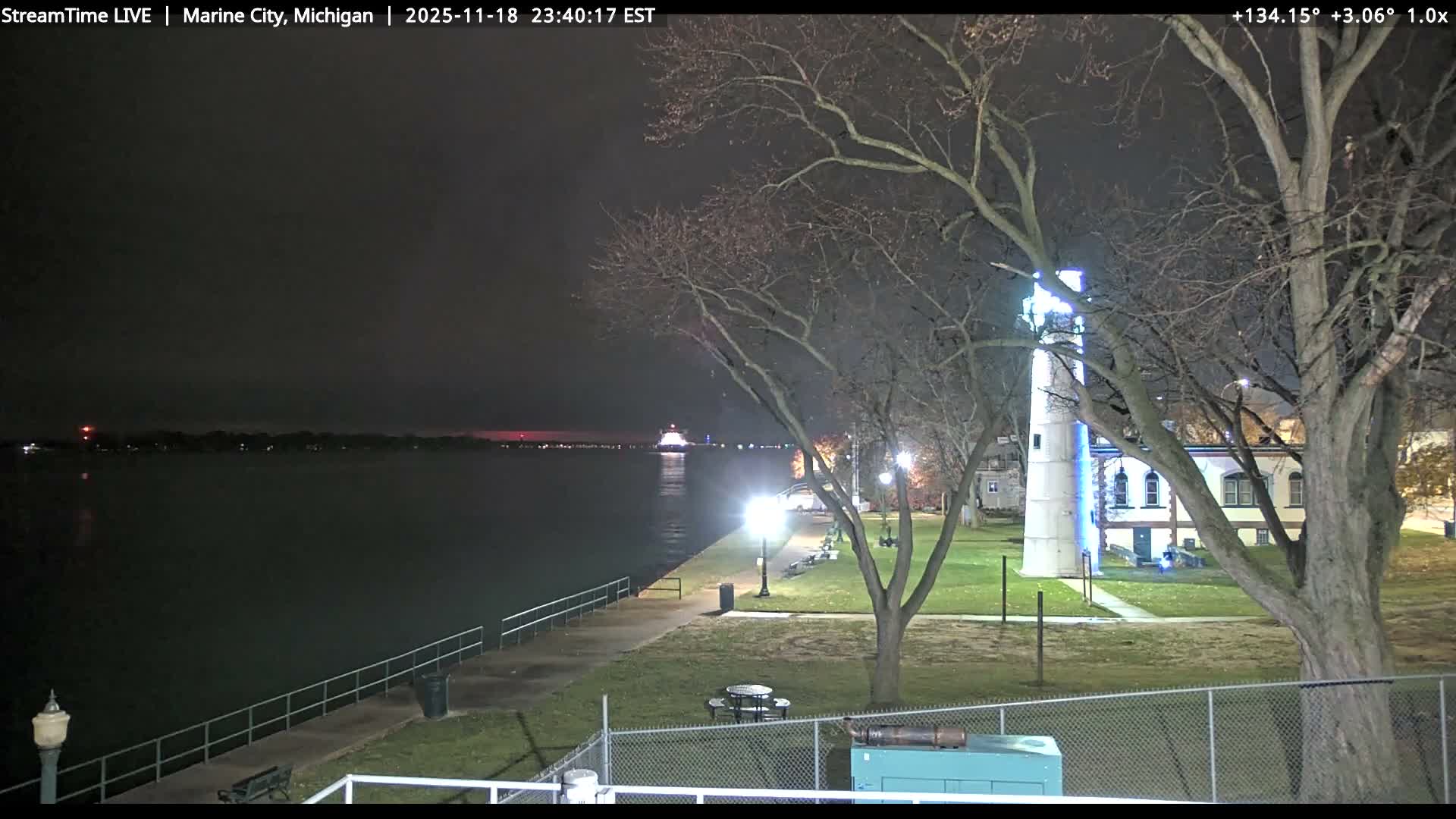 USA - Canada Border, Marine City Coast & St Clair River Live Cam - Marine City, St. Clair, Michigan, USA