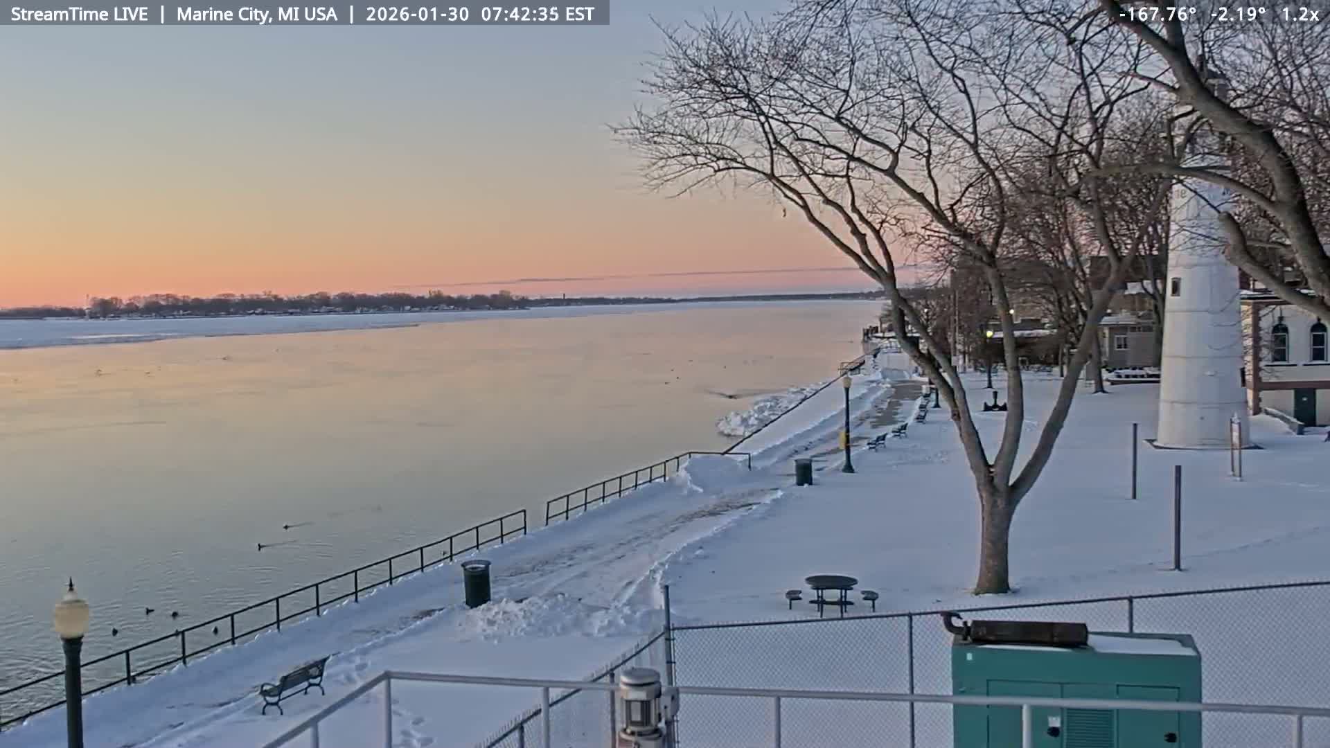 USA - Canada Border, Marine City Coast & St Clair River Live Cam - Marine City, St. Clair, Michigan, USA