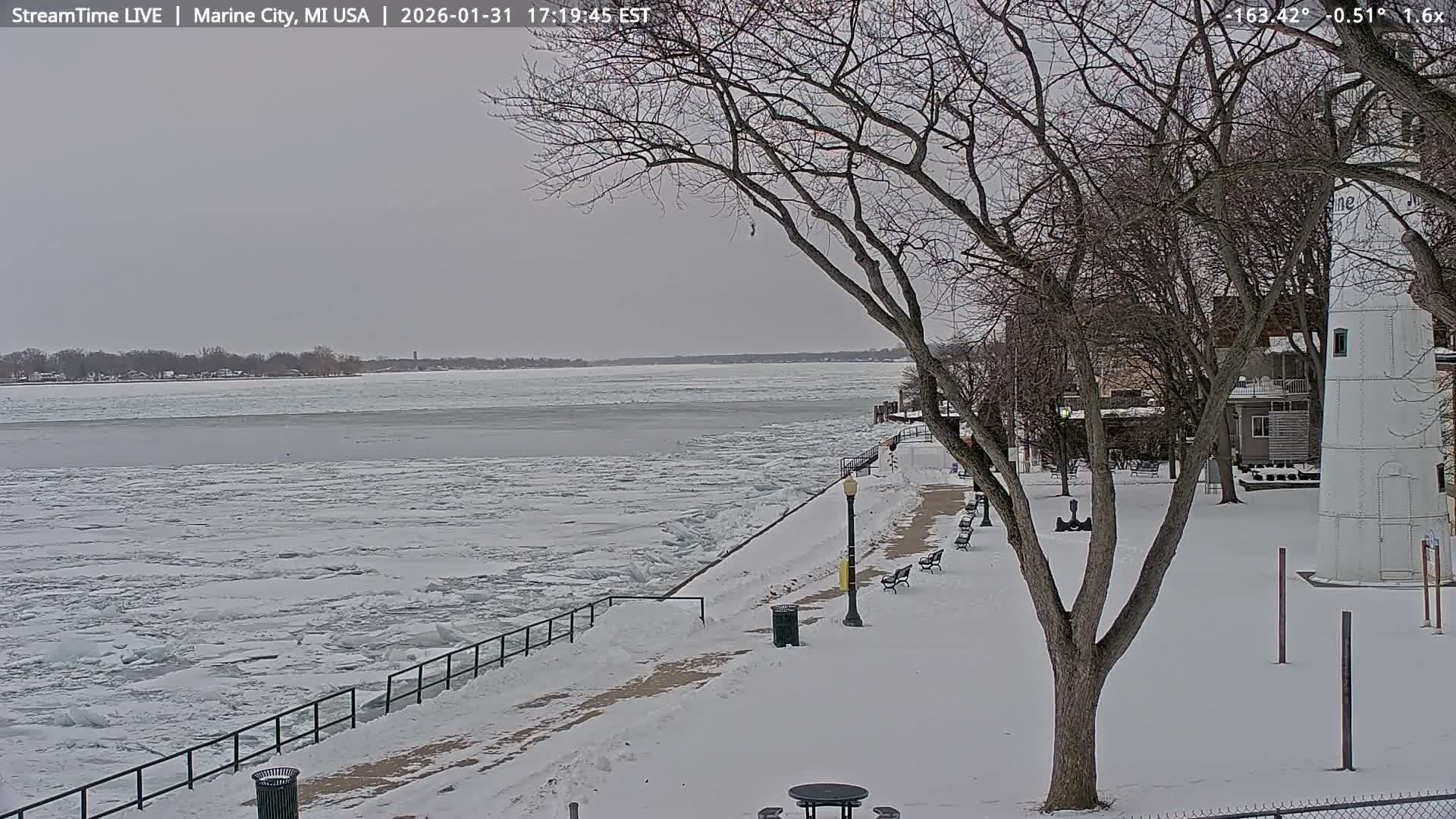 USA - Canada Border, Marine City Coast & St Clair River Live Cam - Marine City, St. Clair, Michigan, USA