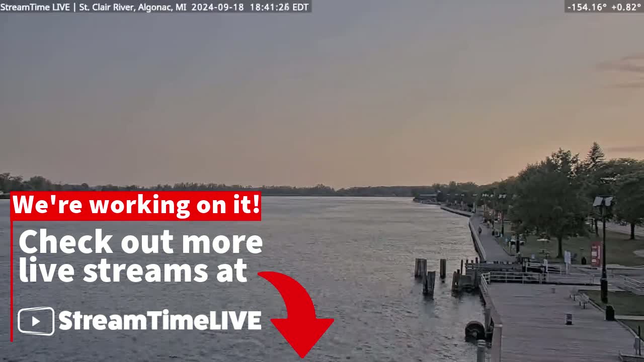 USA - Canada Border, Marine City Village & St Clair River Live Cam - Marine City, St. Clair, Michigan, USA
