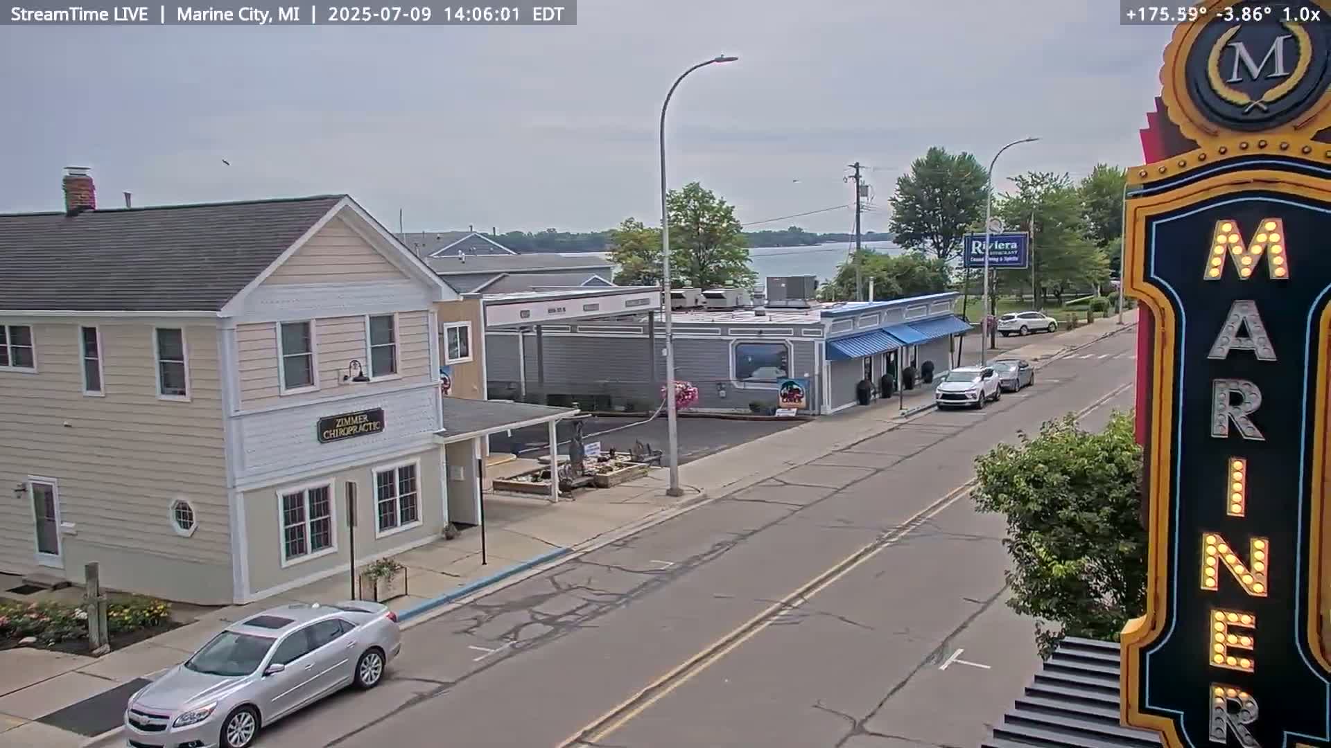 USA - Canada Border, Marine City Village & St Clair River Live Cam - Marine City, St. Clair, Michigan, USA