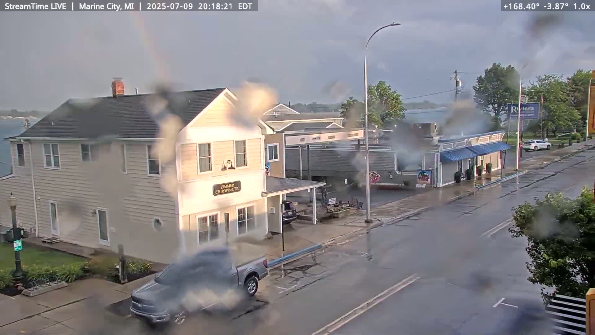 USA - Canada Border, Marine City Village & St Clair River Live Cam - Marine City, St. Clair, Michigan, USA