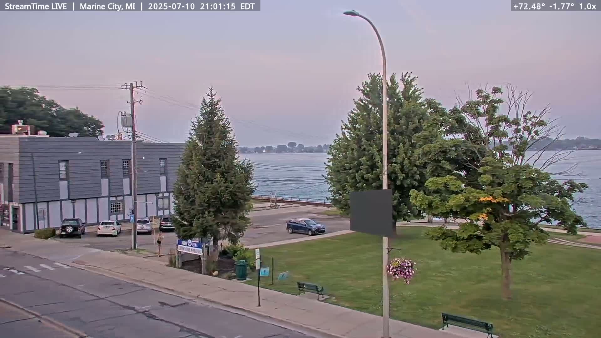 USA - Canada Border, Marine City Village & St Clair River Live Cam - Marine City, St. Clair, Michigan, USA