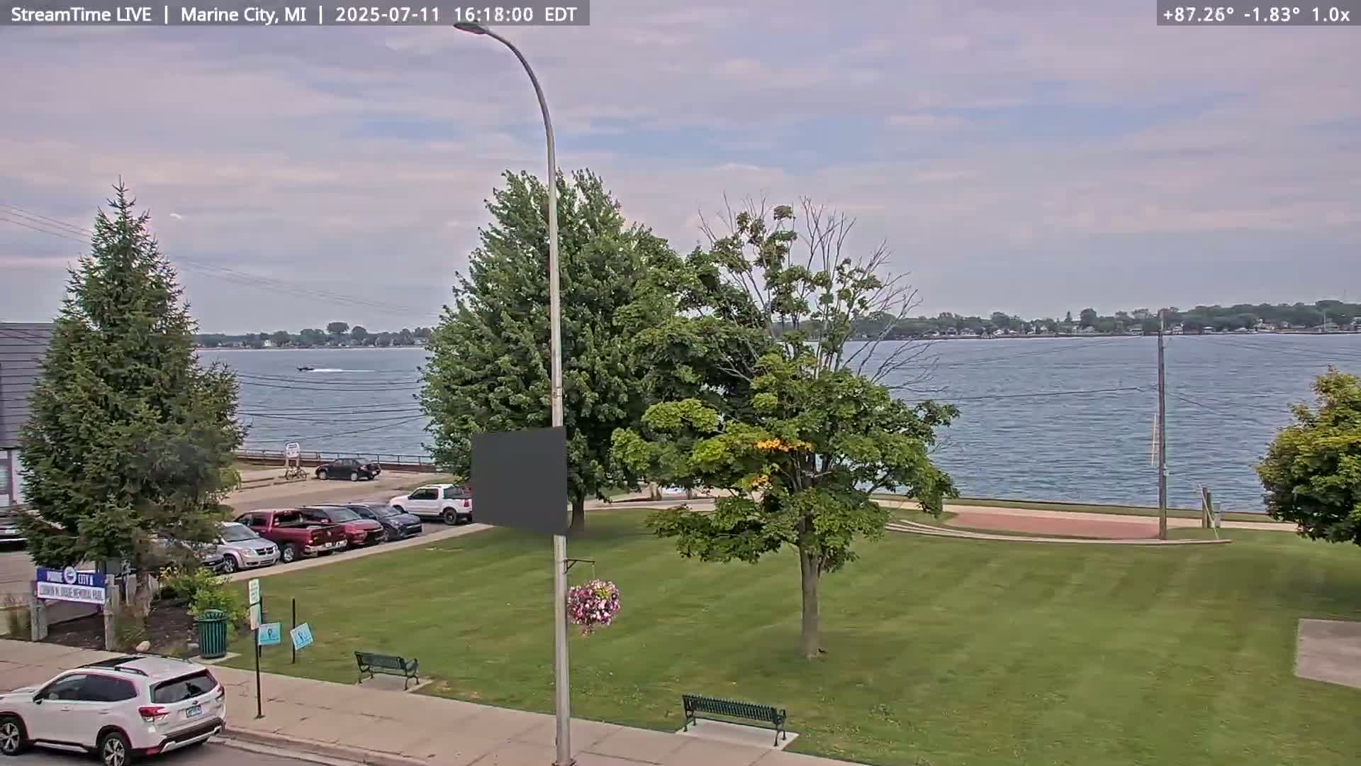 USA - Canada Border, Marine City Village & St Clair River Live Cam - Marine City, St. Clair, Michigan, USA