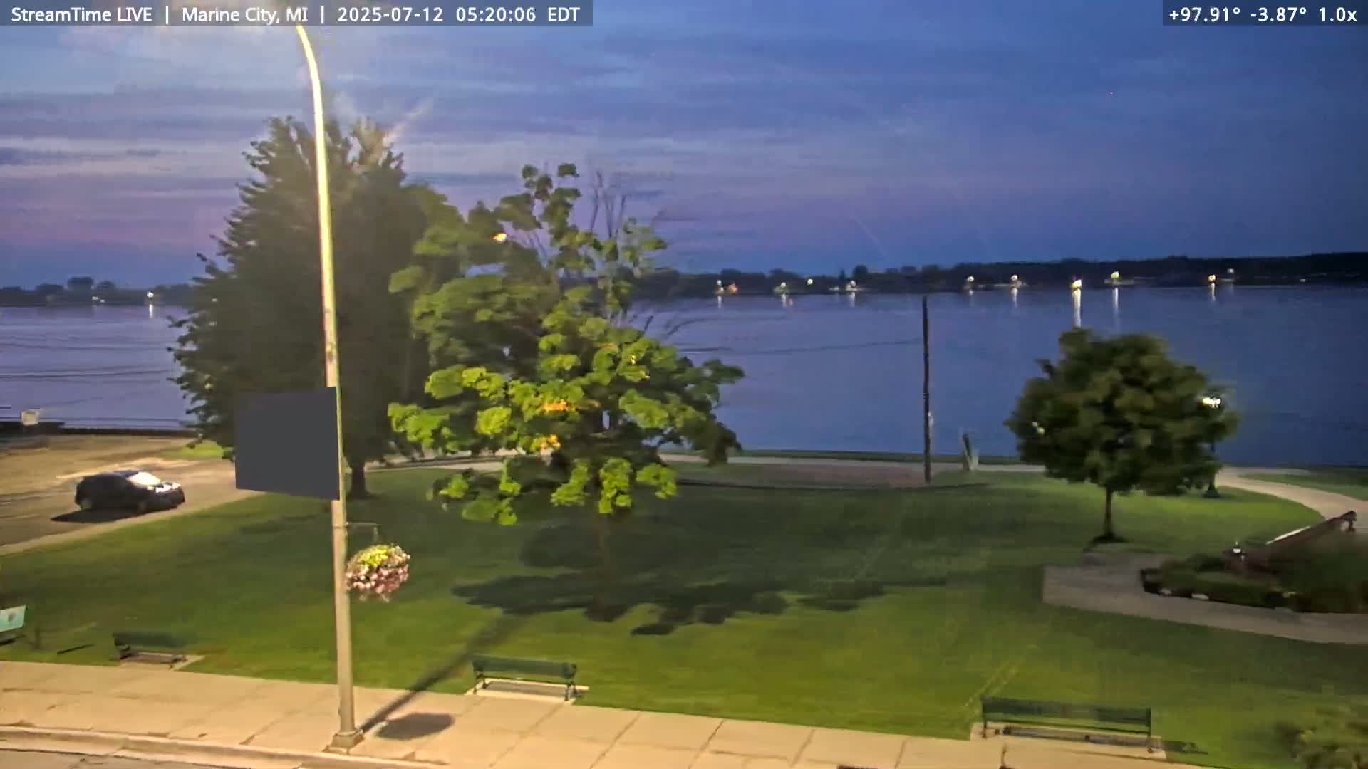 USA - Canada Border, Marine City Village & St Clair River Live Cam - Marine City, St. Clair, Michigan, USA