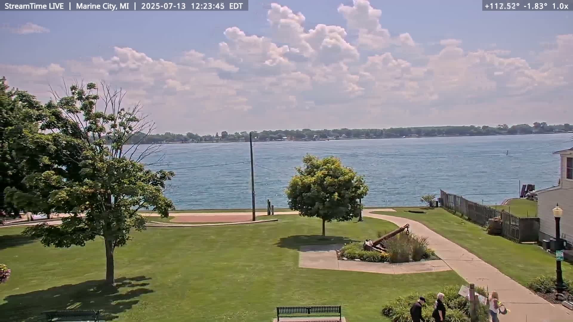 USA - Canada Border, Marine City Village & St Clair River Live Cam - Marine City, St. Clair, Michigan, USA