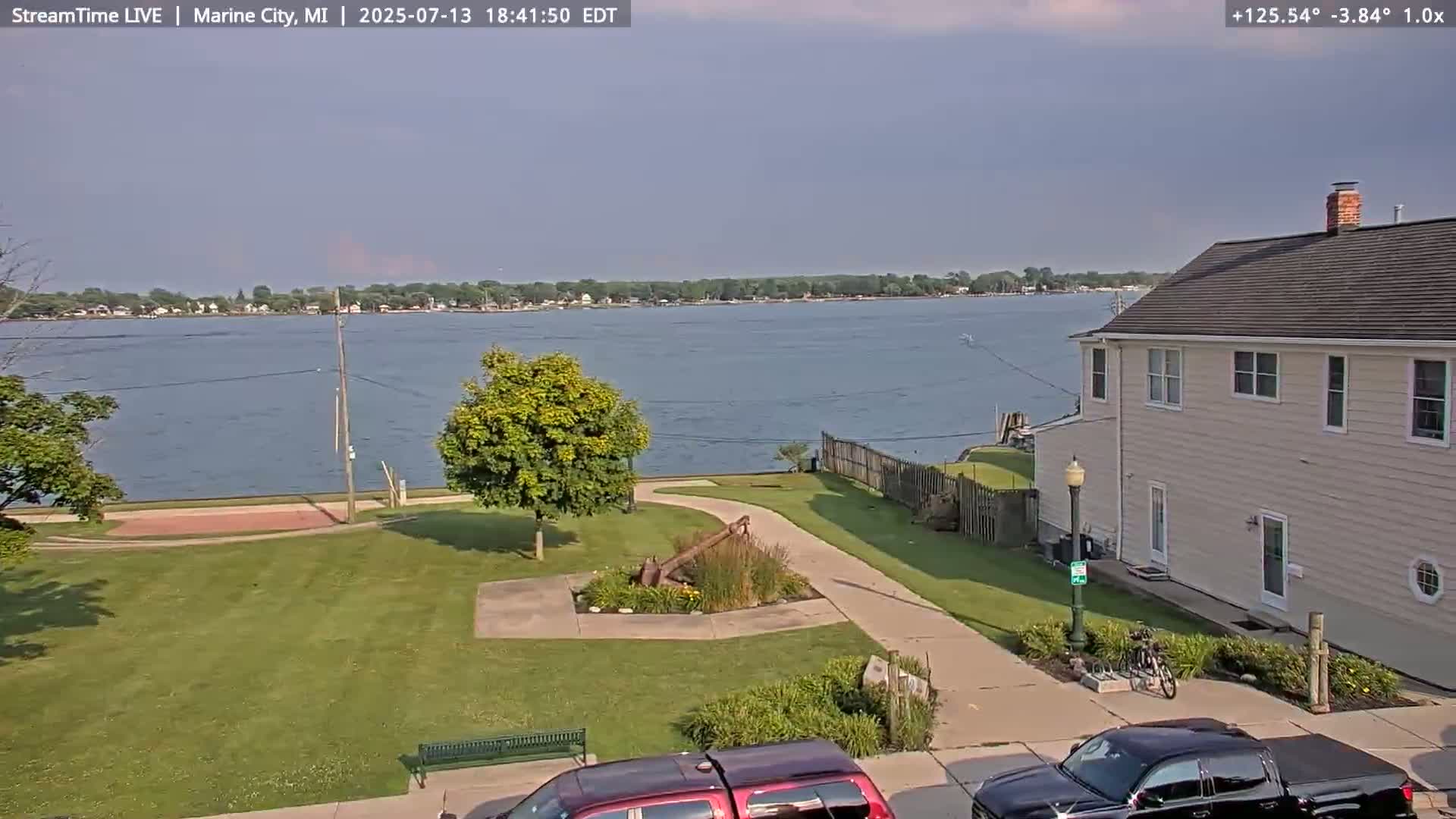 USA - Canada Border, Marine City Village & St Clair River Live Cam - Marine City, St. Clair, Michigan, USA