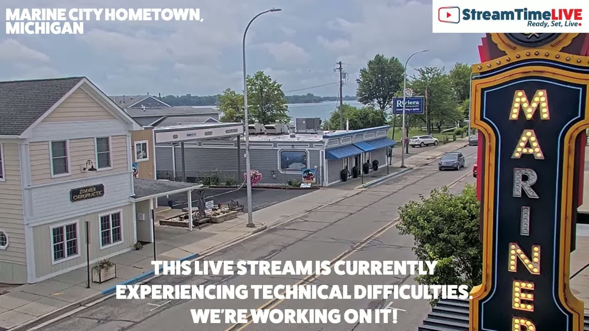 USA - Canada Border, Marine City Village & St Clair River Live Cam - Marine City, St. Clair, Michigan, USA