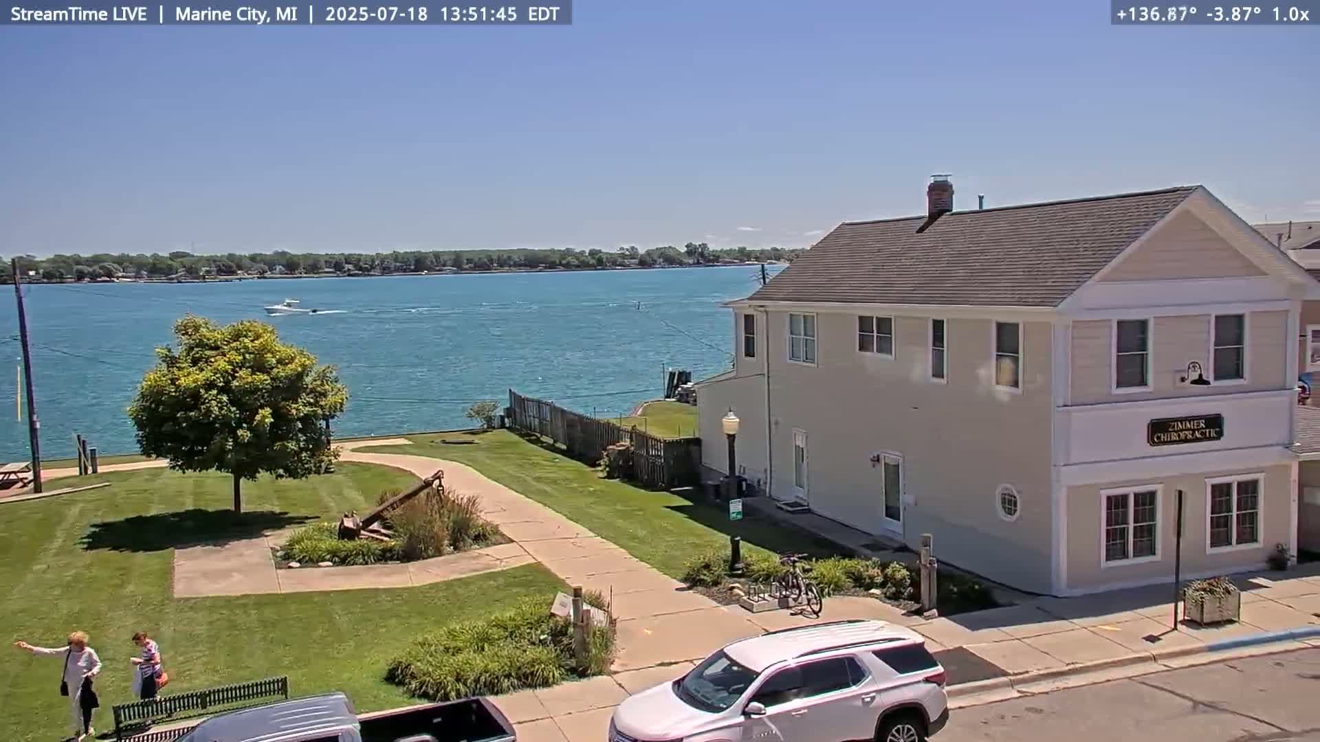 USA - Canada Border, Marine City Village & St Clair River Live Cam - Marine City, St. Clair, Michigan, USA