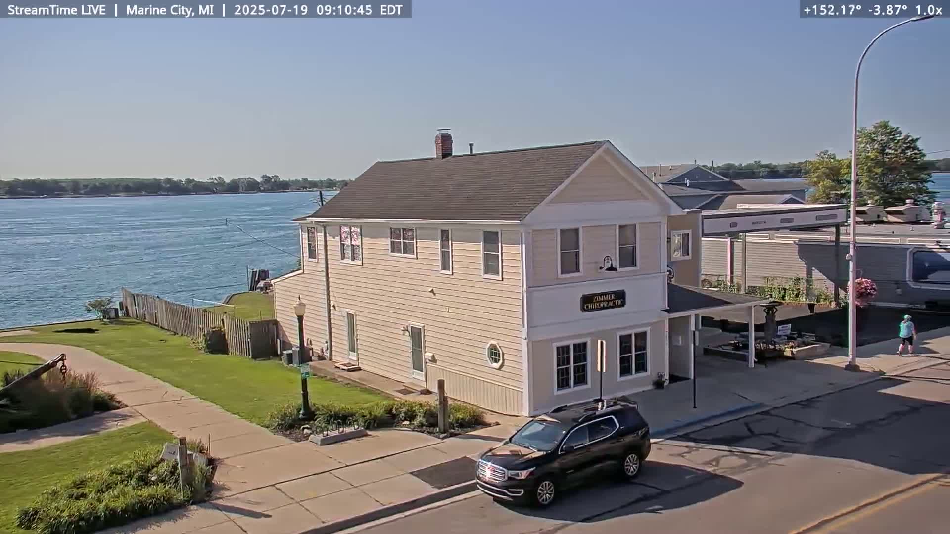 USA - Canada Border, Marine City Village & St Clair River Live Cam - Marine City, St. Clair, Michigan, USA