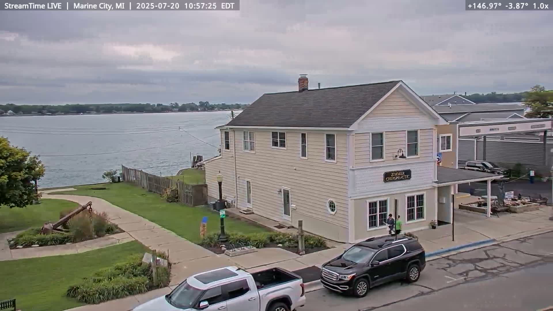 USA - Canada Border, Marine City Village & St Clair River Live Cam - Marine City, St. Clair, Michigan, USA