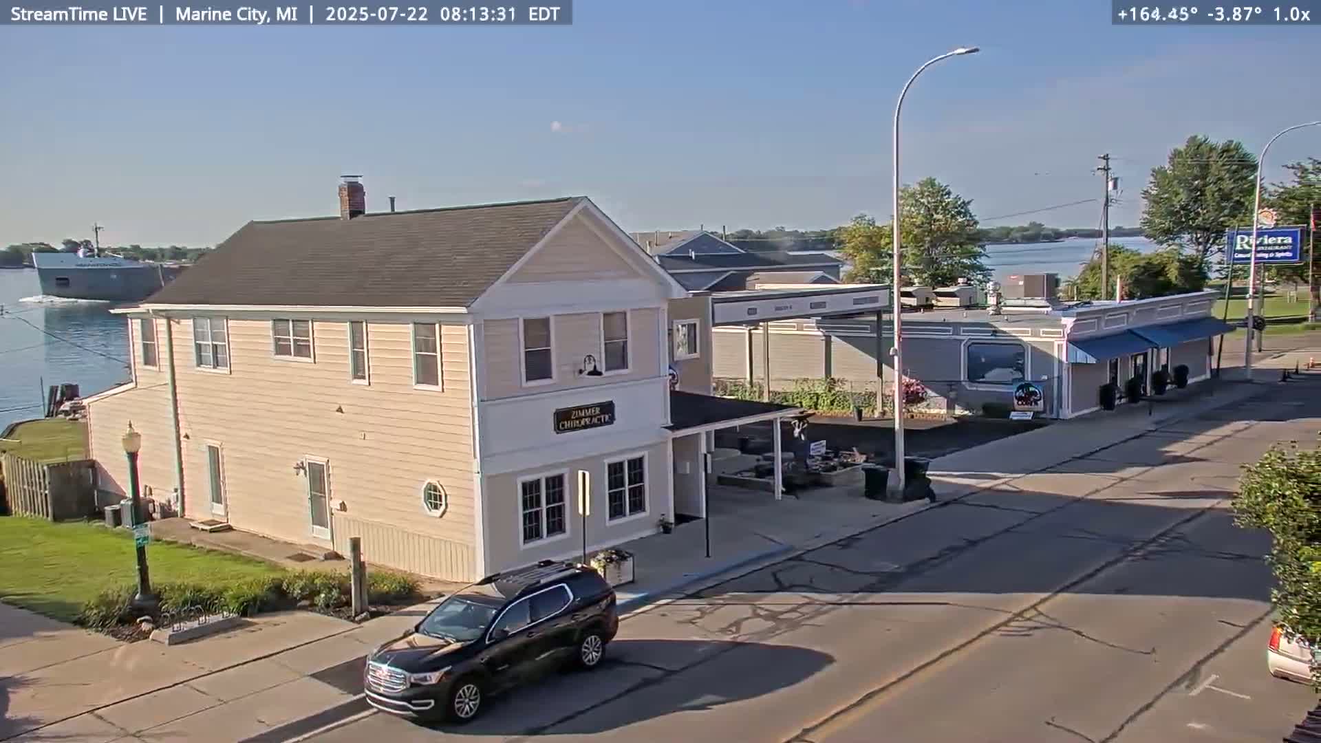 USA - Canada Border, Marine City Village & St Clair River Live Cam - Marine City, St. Clair, Michigan, USA